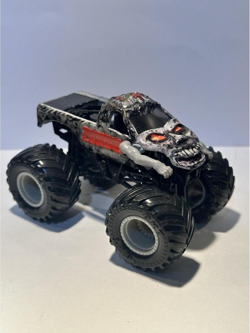 Hot Wheels Monster Jam Zombie Monster Truck 1:64 Scale Mattel